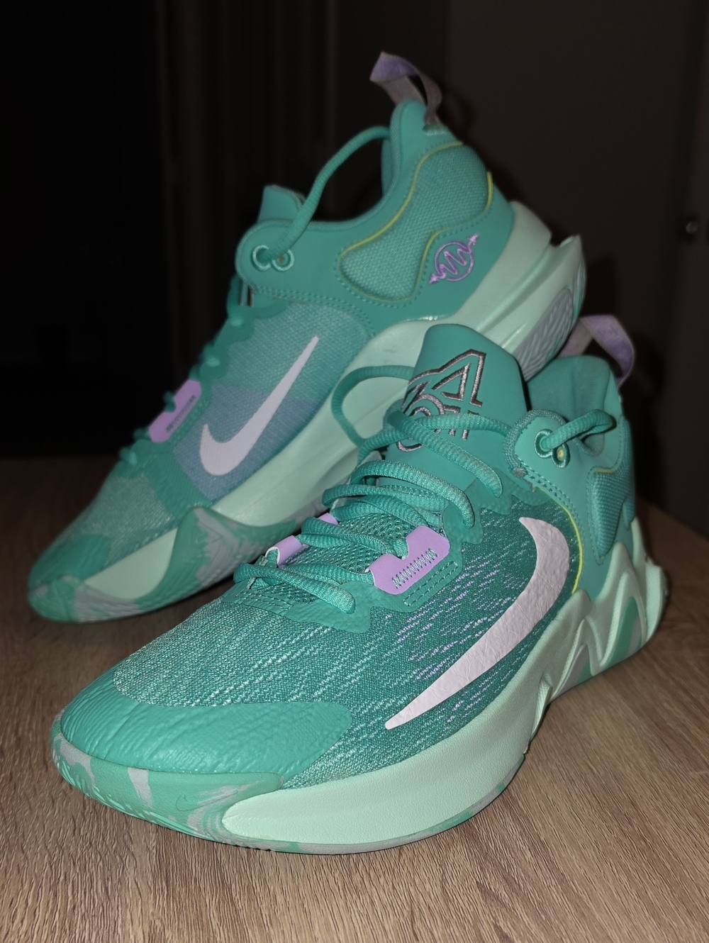 Nike Teal Antetokounmpo Sneakers with Lavender Highlights Men's 9, Women,s 10.5.